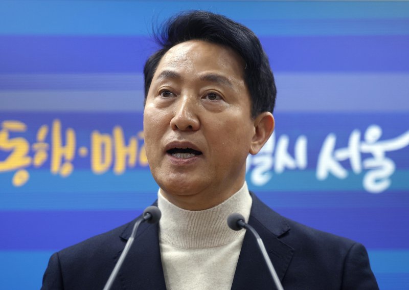 [서울=뉴시스] 정병혁 기자 = 오세훈 서울시장이 17일 서울 중구 서울시청에서 공천 신청 관련 입장 발표를 하고 있다. 2026.03.17. jhope@newsis.com