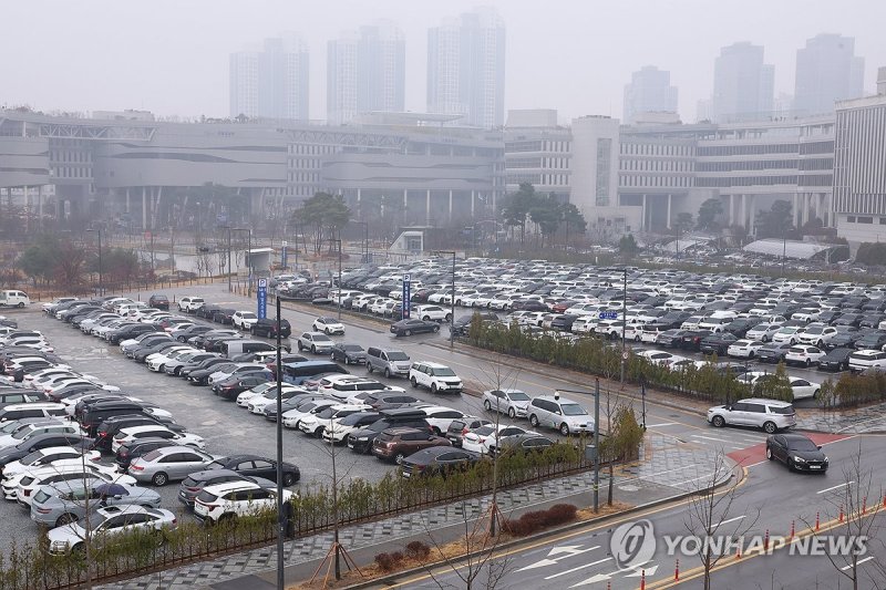 정부, 중동 사태 장기화 대비 '차량 부제' 검토 (출처=연합뉴스)