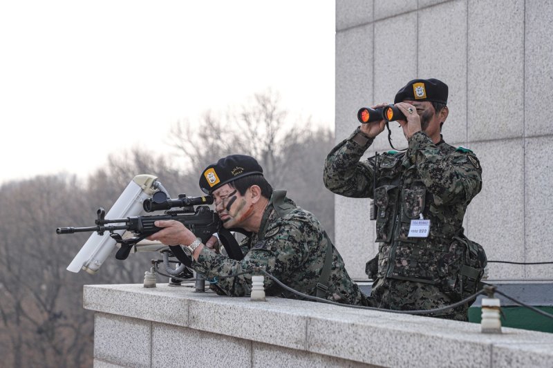 FS연습 연계 훈련 나선 특전사 출신 예비군들 (출처=연합뉴스)