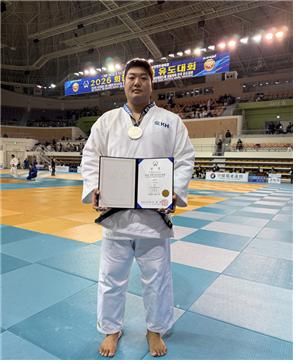 +100kg급에 출전한 이승엽은 준우승을 차지했다. KH그룹 제공