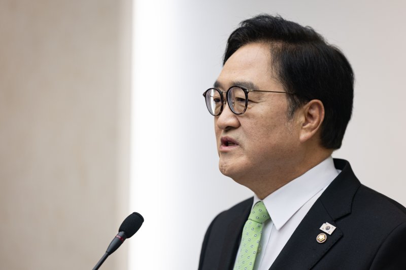 우원식 국회의장이 10일 서울 여의도 국회에서 개헌 관련 긴급 기자회견을 하고 있다. 2026.3.10 ⓒ 뉴스1 유승관 기자