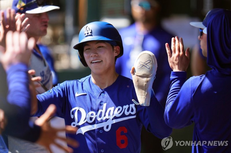 17일(한국시간) 밀워키 브루어스와 경기에서 득점에 성공한 김혜성 (출처=연합뉴스)