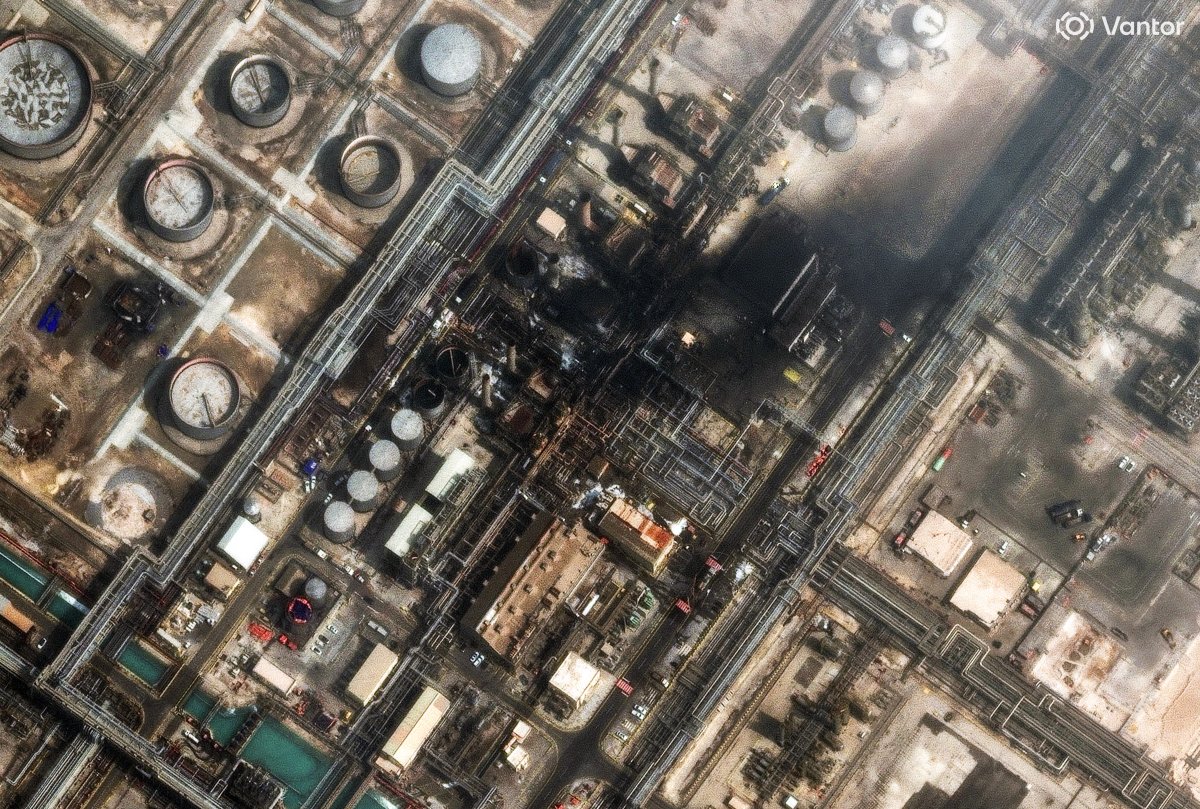 Immagine satellitare di impianti a Yanbu