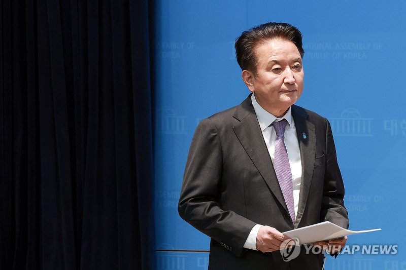 기자회견 앞둔 김영환 충북지사 (출처=연합뉴스)