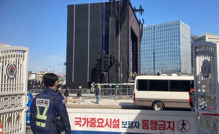 "BTS무대가 사무실 창밖에 보여"..청사직원들 직관 기대감 폭발