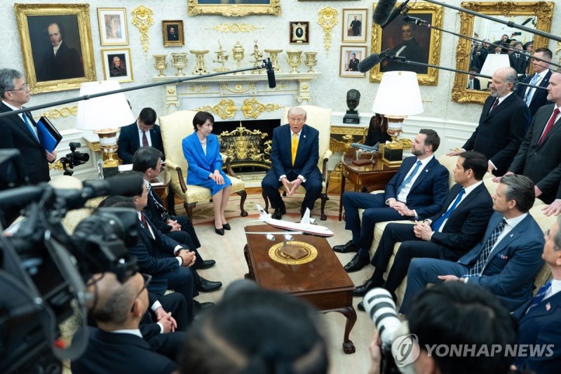 정상회담 갖는 미일 정상 (출처=연합뉴스)