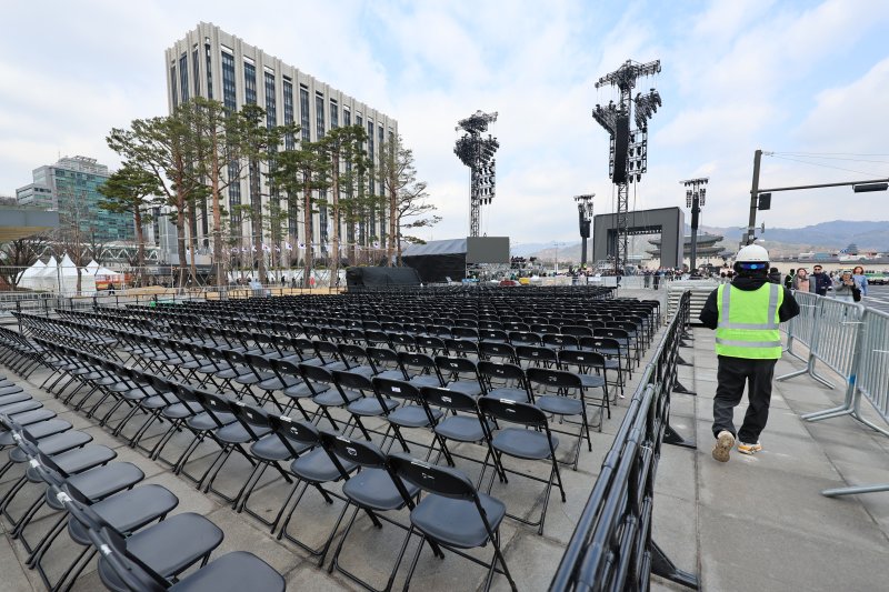 BTS 광화문 공연 D-DAY…월드컵 이후 최대 인파 몰린다 [BTS 컴백]