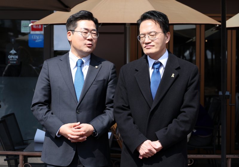 박주민&middot;박찬대, 지선 앞두고 회동… 이재명 정부 성공 한목소리 [뉴시스Pic]