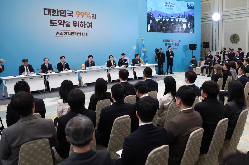 이재명 대통령이 20일 청와대 영빈관에서 열린 중소기업인과의 대화에서 발언하고 있다. 연합뉴스