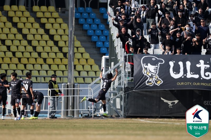 [서울=뉴시스] 프로축구 K리그2 성남FC의 황석기. (사진=한국프로축구연맹 제공) 2026.03.21. photo@newsis.com *재판매 및 DB 금지