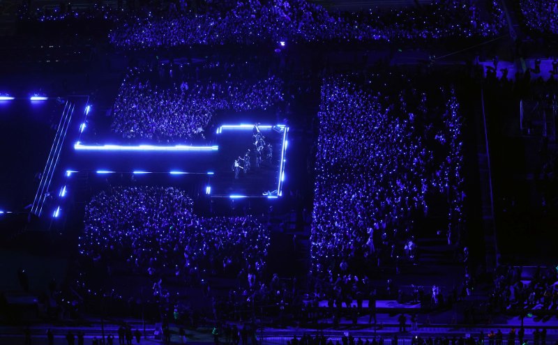 방탄소년단(BTS, RM, 진, 슈가, 제이홉, 지민, 뷔, 정국)이 21일 오후 서울 종로구 광화문광장에서 열린 'BTS 컴백 라이브: 아리랑'에서 화려한 무대를 선보이고 있다. 2026.3.21 ⓒ 뉴스1 임세영 기자