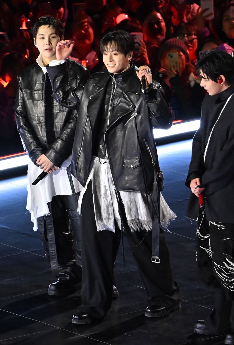 방탄소년단(BTS)이 21일 서울 광화문광장에서 'BTS 컴백 라이브: 아리랑' 발매 기념 컴백 공연을 하고 있다. 2026.3.21 ⓒ 뉴스1 사진공동취재단