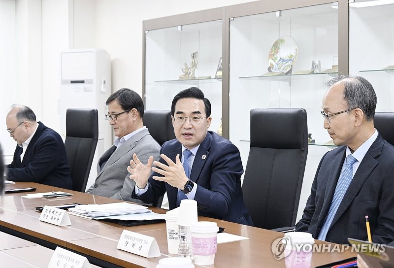 박홍근 기획예산처 장관 후보자, 민생안정 분야 정책간담회 주재 (출처=연합뉴스)