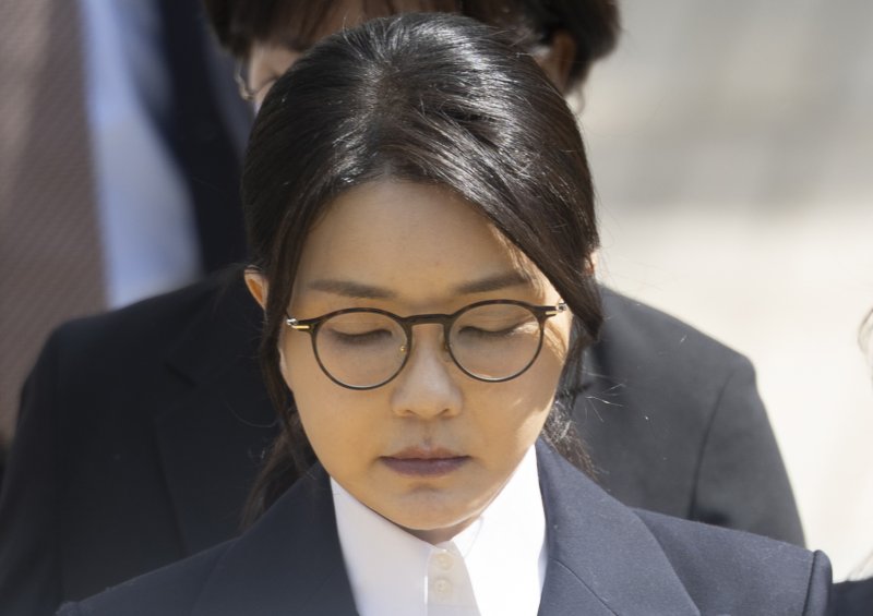 [서울=뉴시스] 김근수 기자 = 서울고법 형사15-2부(고법판사 신종오·성언주·원익선)는 김 여사의 자본시장법 위반·정치자금법 위반, 특정범죄 가중처벌법상 알선수재 혐의 사건 항소심 첫 공판을 진행한다. 2026.03.22. ks@newsis.com