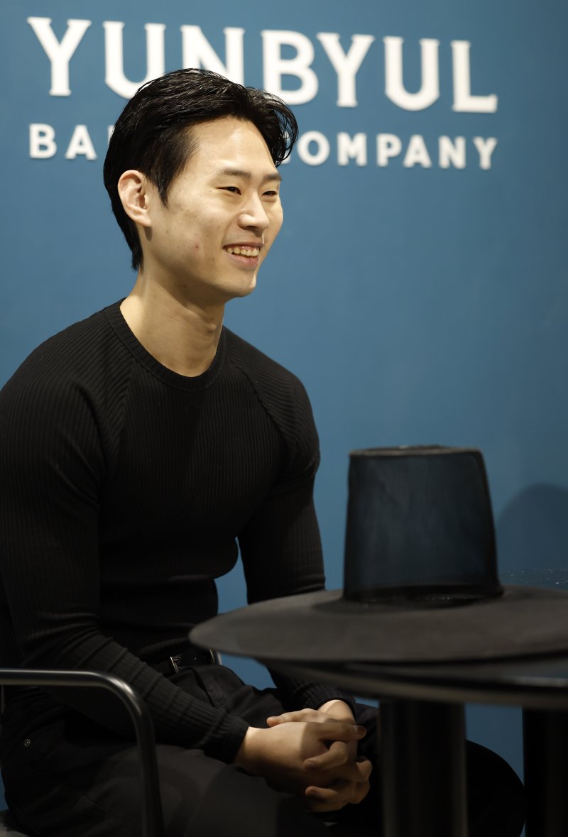 [서울=뉴시스] 김혜진 기자 = 윤별 예술감독이 17일 서울 서초구의 윤별발레컴퍼니 연습실에서 뉴시스와 인터뷰를 하고 있다. 2026.03.17. jini@newsis.com