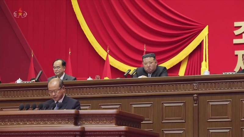 북한 김정은 국무위원장이 지난 2월 22일 평양에서 열린 조선노동당 제9차 대회에서 노동당 최고 직책인 총비서로 재추대됐다. 조선중앙TV 갈무리/뉴시스