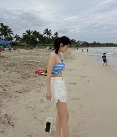 박보영, 휴양지서 수영복 입고 뽐낸 미모…청량의 인간화