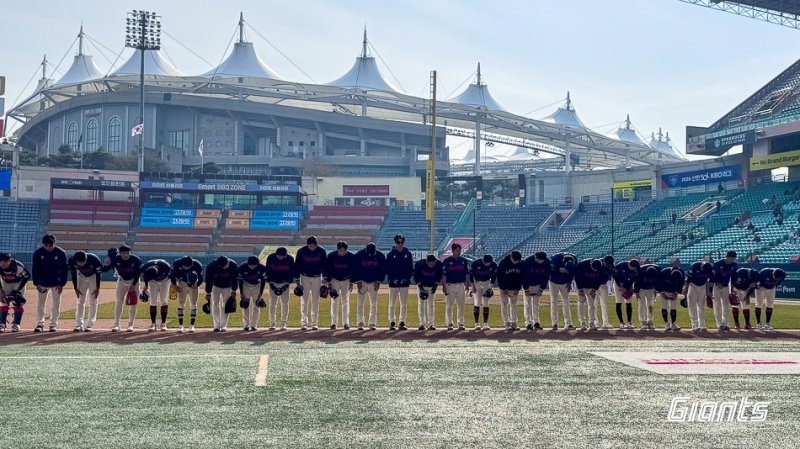 "신 회장님 입이 귀에 걸렸다" 800억 투자 대박에 김효주 우승까지, 화룡점정은 자이언츠?