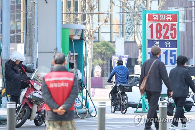 이란 사태에 고유가 지속 (출처=연합뉴스)