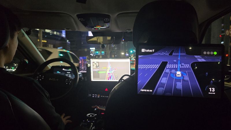 카카오모빌리티 '서울자율차' 승객석에 장착된 시각화 장치(AVV). 카카오모빌리티 제공