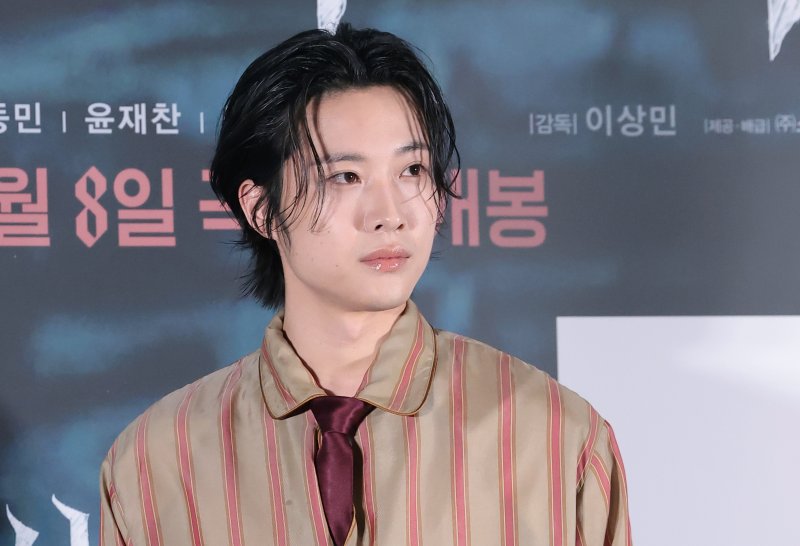 배우 이종원이 24일 오후 서울 용산구 CGV아이파크몰에서 열린 영화 ‘살목지’(감독 이상민) 언론배급시사회 및 기자간담회에 참석해 포즈를 취하고 있다. ‘살목지’는 로드뷰에 포착된 정체불명의 형체를 재촬영하기 위해 저수지로 향한 촬영팀이 검고 깊은 물속의 무언가와 마주하며 벌어지는 이야기를 그린 공포 영화다. 2026.3.24 ⓒ 뉴스1 권현진 기자