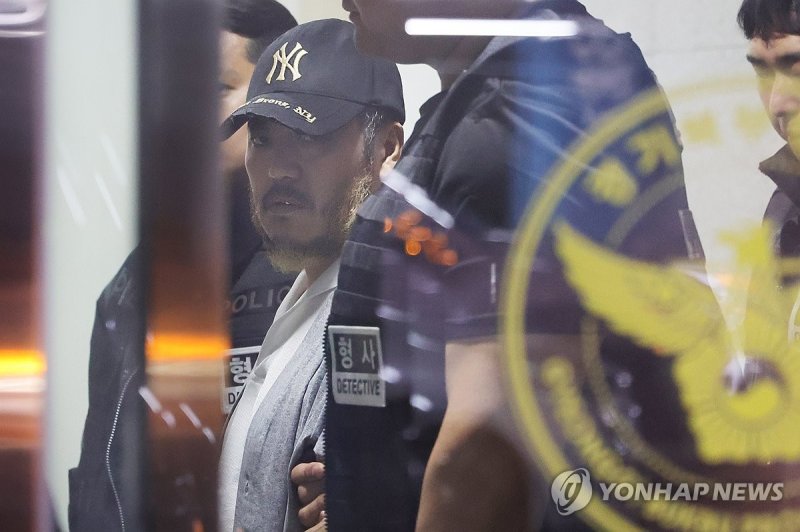 경찰청으로 압송된 '필리핀 마약왕' 박왕열 (출처=연합뉴스)