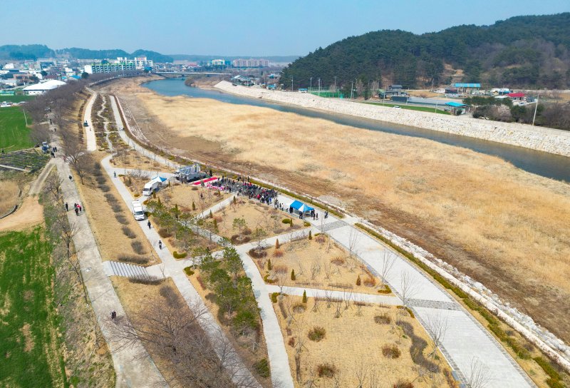 삼척 마읍천 수변공원.(삼척시 제공, 재판매 및 DB 금지) 2026.3.26/뉴스1