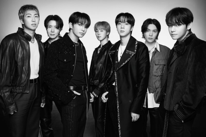 방탄소년단 '아리랑', 英 앨범차트 1위…'스윔' 싱글차트 자체최고 2위(종합)