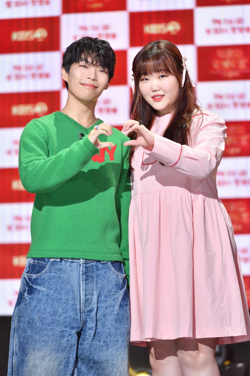 "같은 사람 맞나"…'악뮤' 이수현 다이어트 후 달라진 모습에 네티즌 박수를 보내다