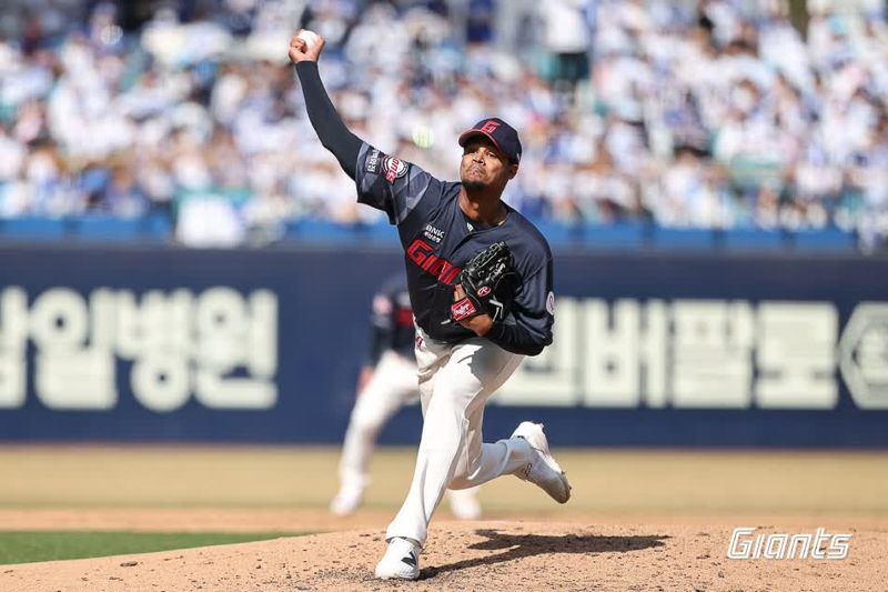 "롯데가 약체라고요? 시범경기 1위 의미있어요" 전준우의 작심 발언, 개막전 3홈런 완승으로 증명했다