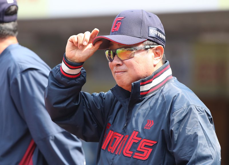 삼성이 못 친 게 아니다, 롯데 외인 듀오가 미친 것이다... 판도 뒤흔든 로드리게스&middot;비슬리