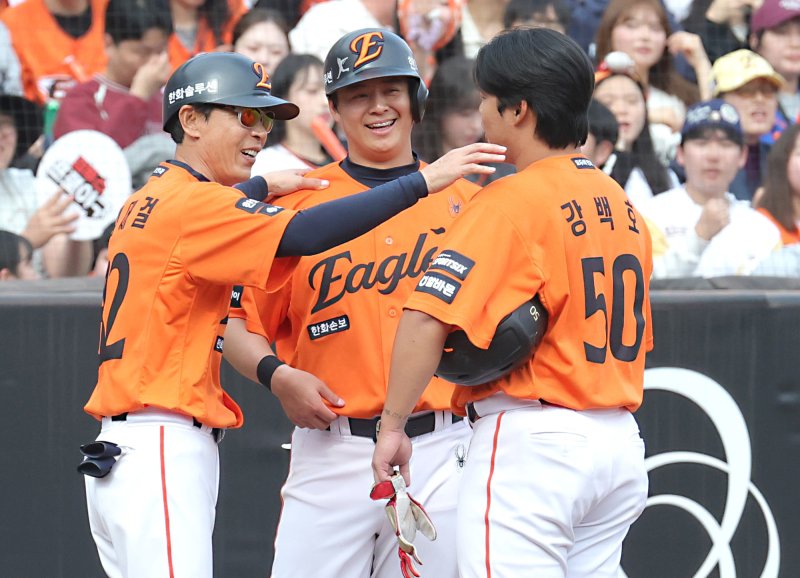 "100억이 전혀 안 아깝다!" 끝내기 치고 다음날 5타점 맹폭… 강백호, 대전벌 찢었다