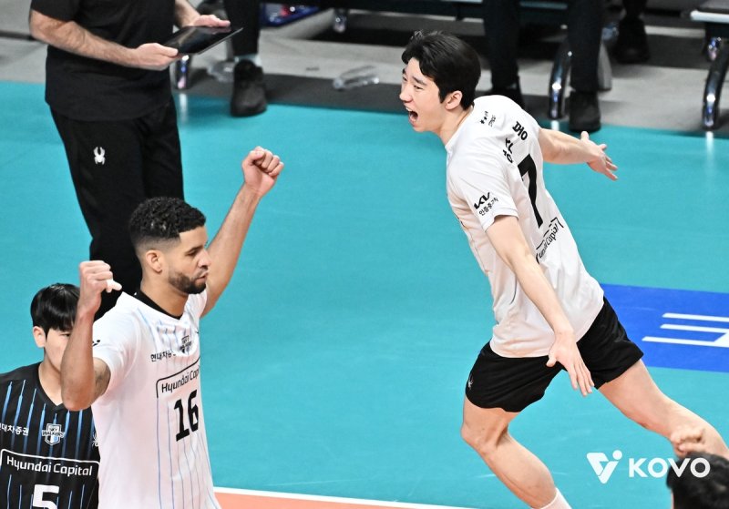 ‘체력 부담? 오히려 독기 올랐다’... 한단계 진화한 현대캐피탈, 대한항공도 부담스럽다