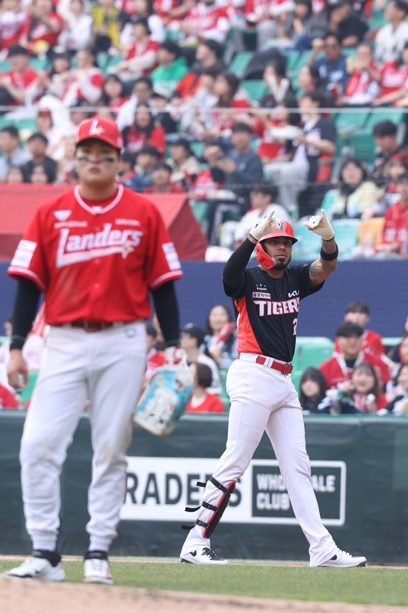 KIA 외국인은 잘 뽑았다. 특히 카스트로가 그렇다... 타율 0.556에 홈런포까지 초대박 조짐