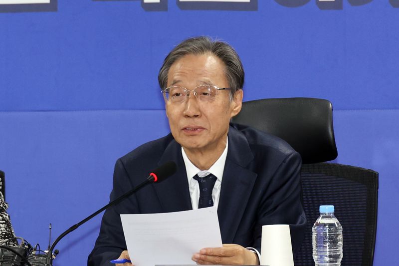 더불어민주당 중동전쟁 경제대응 특별위원회가 30일 국회에서 열려 유동수 위원장이 발언하고 있다. 기존 중동전쟁 경제대응TF가 중동전쟁 경제대응 특위로 격상되었다. 사진=서동일 기자