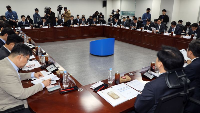 더불어민주당 중동전쟁 경제대응 특별위원회가 30일 국회에서 열렸다. 기존 중동전쟁 경제대응TF가 중동전쟁 경제대응 특위로 격상되었다. 사진=서동일 기자