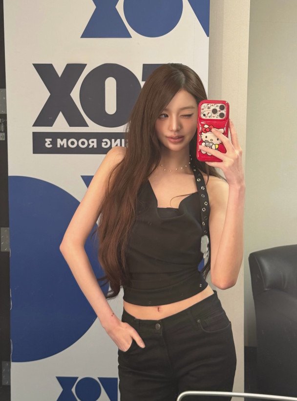 "실사판 마네킹?" 장원영, 믿기지 않는 비율로 압도