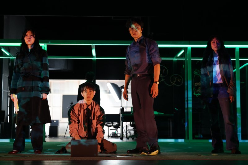 30일 서울 종로구 세종문화회관에서 열린 서울시극단 '빅마더' 프레스콜에서 배우들이 시연하고 있다. 연합뉴스