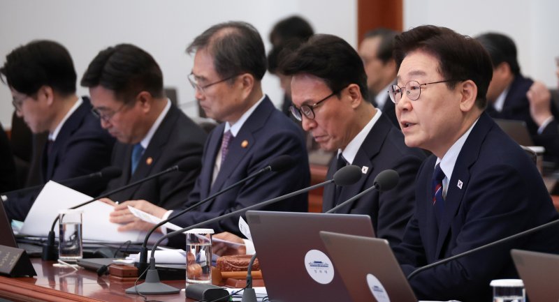 이재명 대통령이 31일 청와대에서 국무회의를 주재하고 있다. 연합뉴스