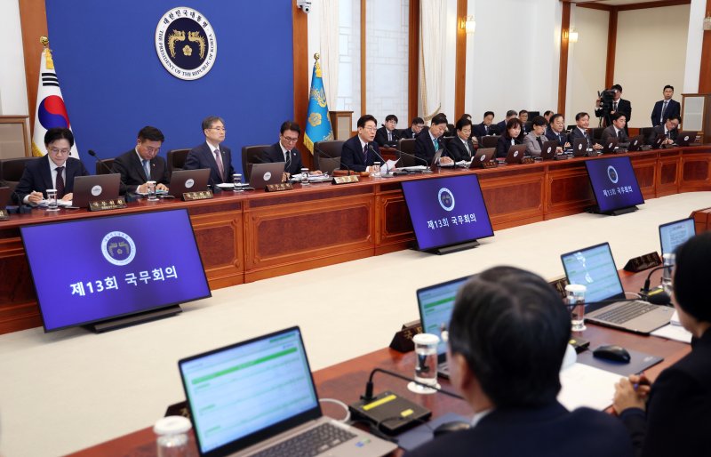 [서울=뉴시스] 고범준 기자 = 이재명 대통령이 31일 청와대에서 열린 국무회의에서 발언하고 있다. 2026.03.31. bjko@newsis.com