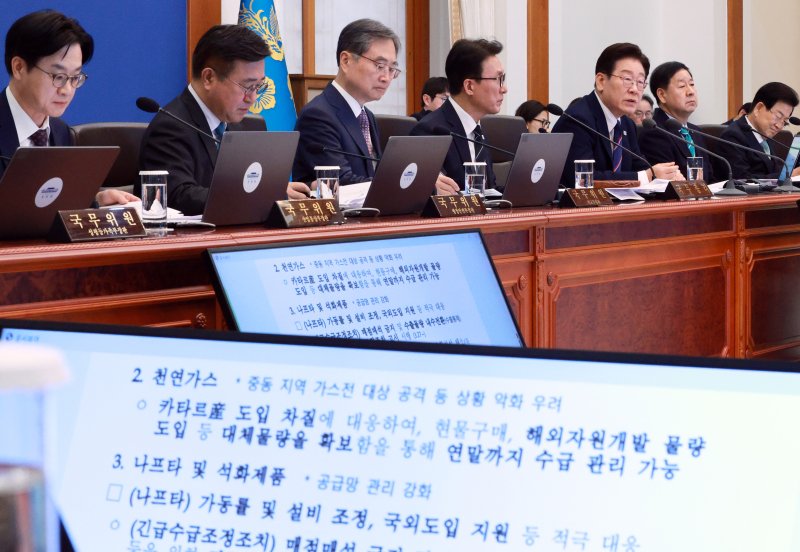 [서울=뉴시스] 고범준 기자 = 이재명 대통령이 31일 청와대에서 열린 국무회의에서 발언하고 있다. 2026.03.31. bjko@newsis.com