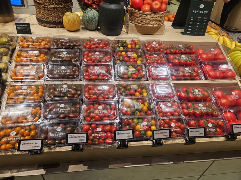 31일 서울 노원구 롯데백화점 노원점 레피세리에서 판매 중인 방울토마토. 사진=이정화 기자