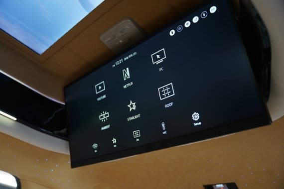 보가9 더 뉴 카니발 하이리무진 공개…실내 디스플레이 및 통합 제어 시스템 적용