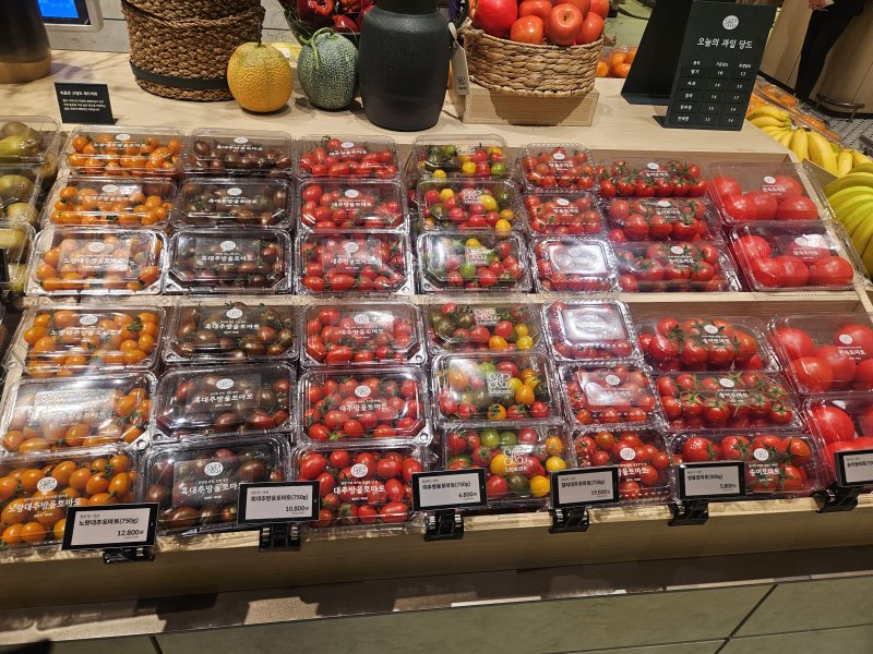 31일 서울 노원구 롯데백화점 노원점 레피세리에서 판매 중인 방울토마토.