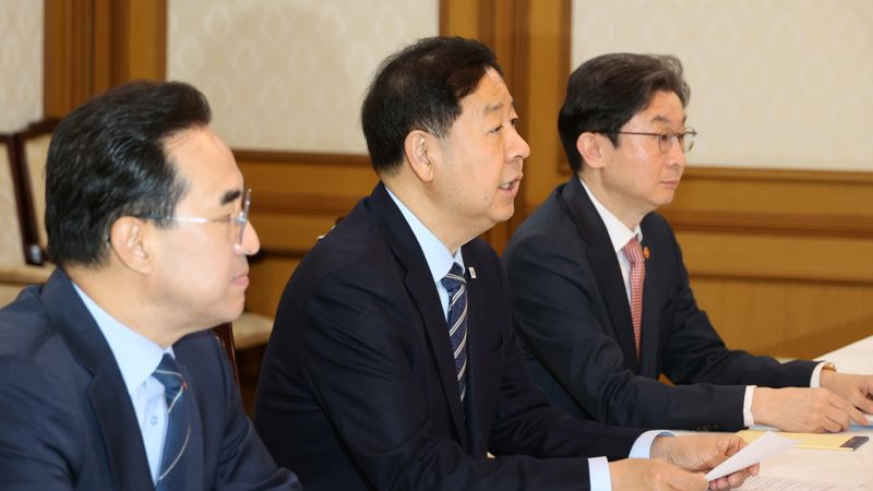 거시재정금융간담회가 1일 오전 정부서울청사에서 열려 구윤철 부총리 겸 재정경제부 장관이 발언하고 있다. 사진=서동일 기자