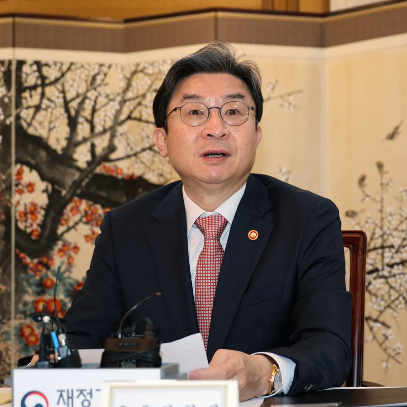 거시재정금융간담회가 1일 오전 정부서울청사에서 열려 이억원 금융위원장이 발언하고 있다. 사진=서동일 기자