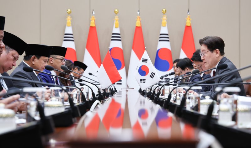 이재명 대통령이 1일 청와대에서 열린 프라보워 수비안토 인도네시아 대통령과 한·인니 확대 정상회담에서 발언하고 있다. 뉴스1