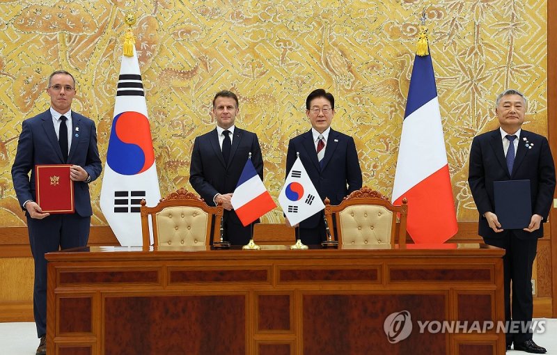 한수원-오라노 협력 양해각서 교환 (출처=연합뉴스)