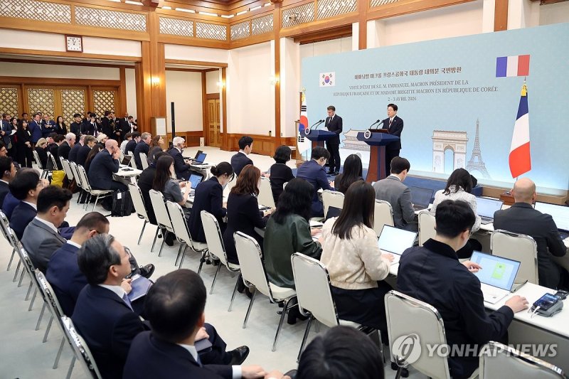 이재명 대통령, 마크롱 대통령과 공동언론발표 (출처=연합뉴스)