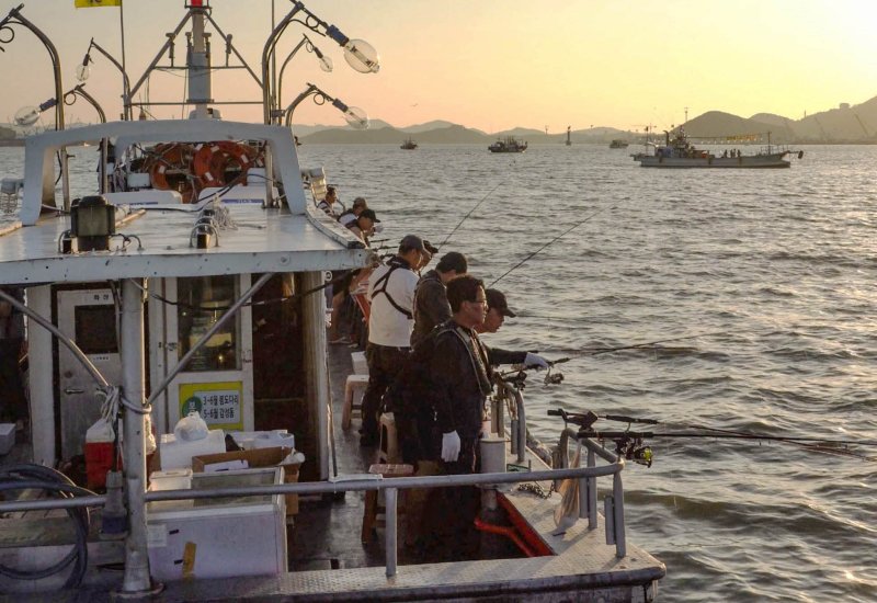 [목포=뉴시스]선상 갈치낚시. 사진은 기사 내용과 직접적인 관련 없음. (사진=목포시 제공) 2024.08.20. photo@newsis.com *재판매 및 DB 금지